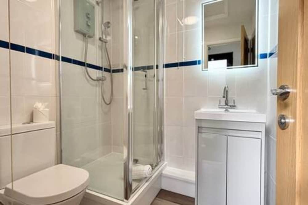 Kenegie- HMH Kenegie View Bright Cheerful 2 bed