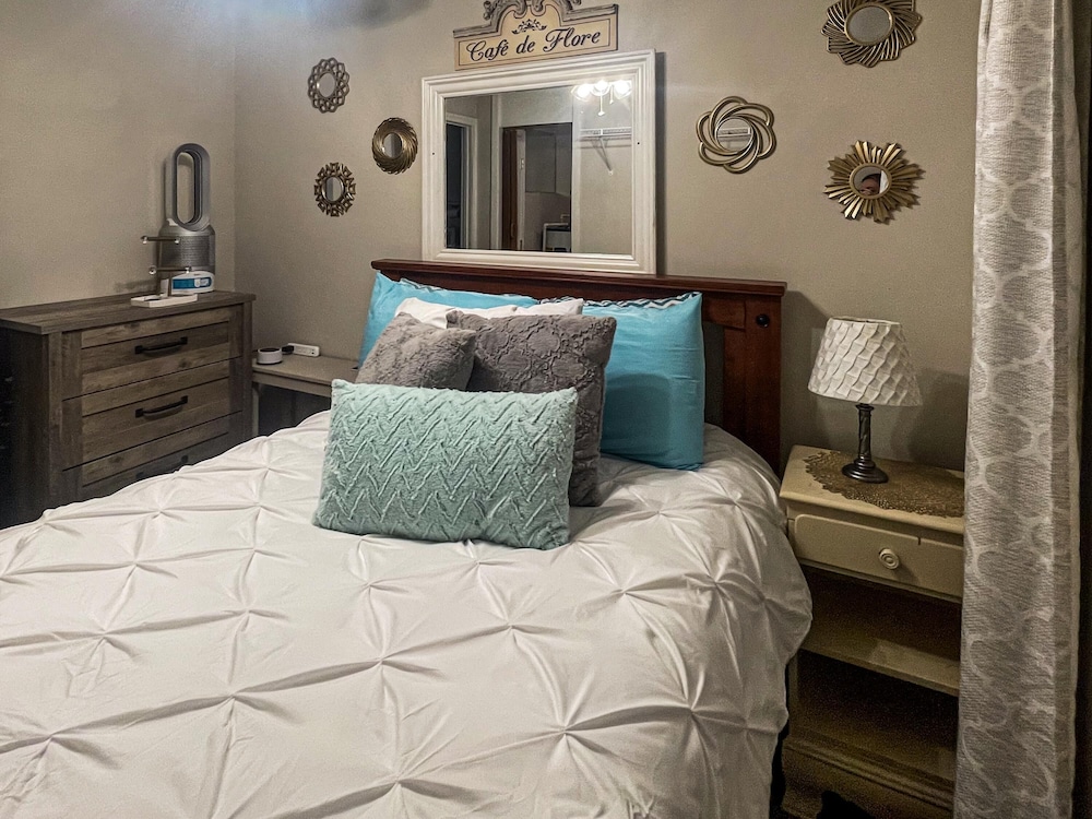 Cozy Cajun Cabin Quiet Retreat on the Bayou 1B 1B