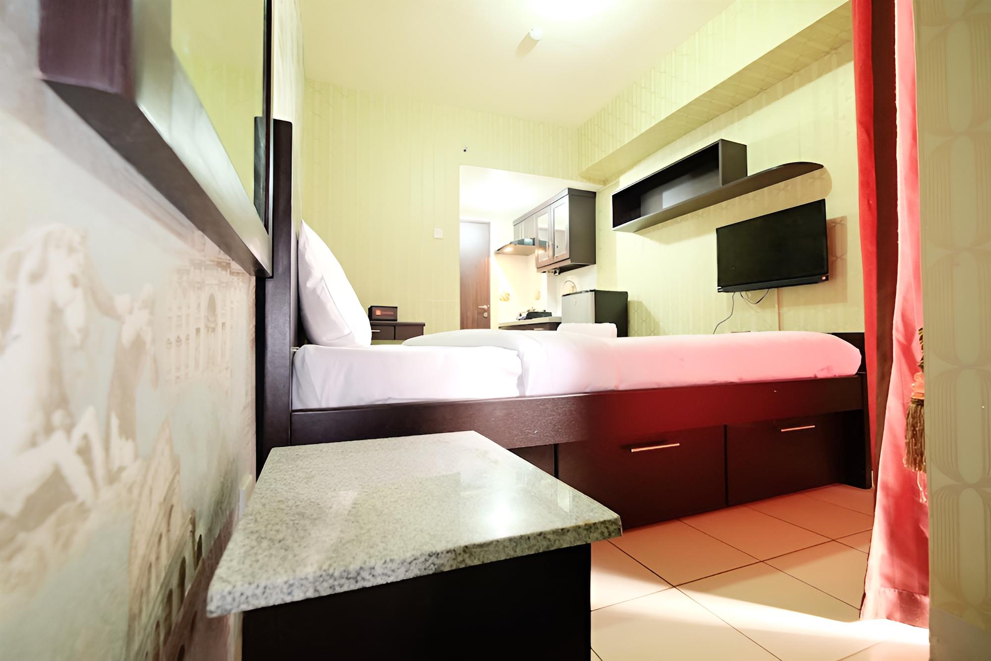 Minimalist Studio Room at Serpong Greenview