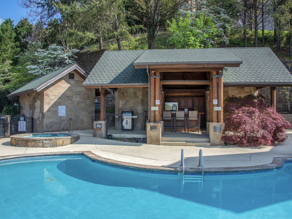 Golf View Resort by Jackson Mountain Rentals view 3