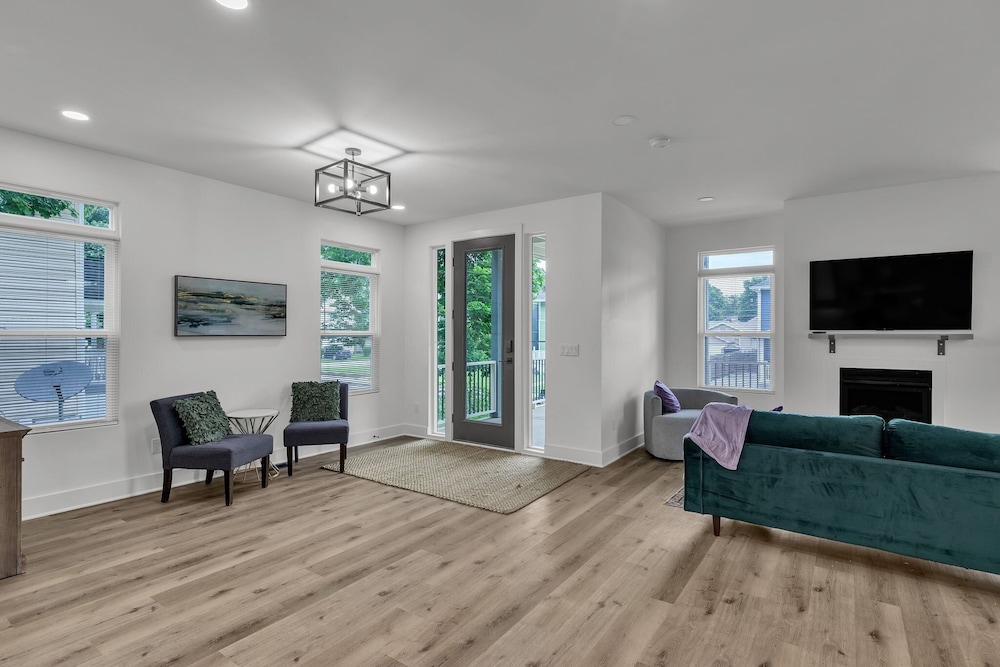 Brand-new 4br Unique Design Near Downtown Indy 4 Bedroom Home