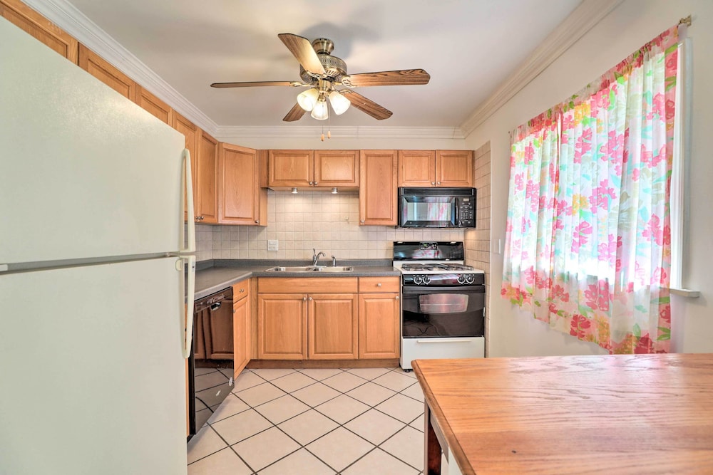 Glendale Heights Home With Office and Backyard! - Property Image 22