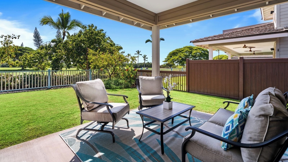 Private Yard and Outdoor Area - AC & Shared Pool - Golf Views - Vrkcv