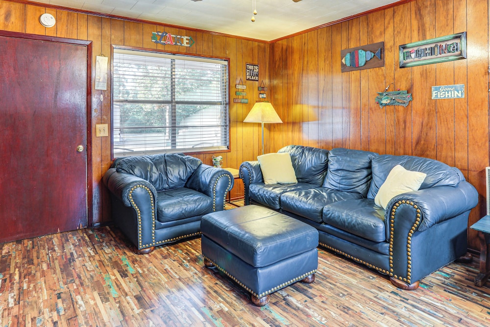 Shared Dock & Yard: Greers Ferry Lake Home!