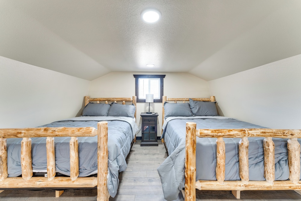 Oatman Studio w/ Fire Pit Near Bullhead City!