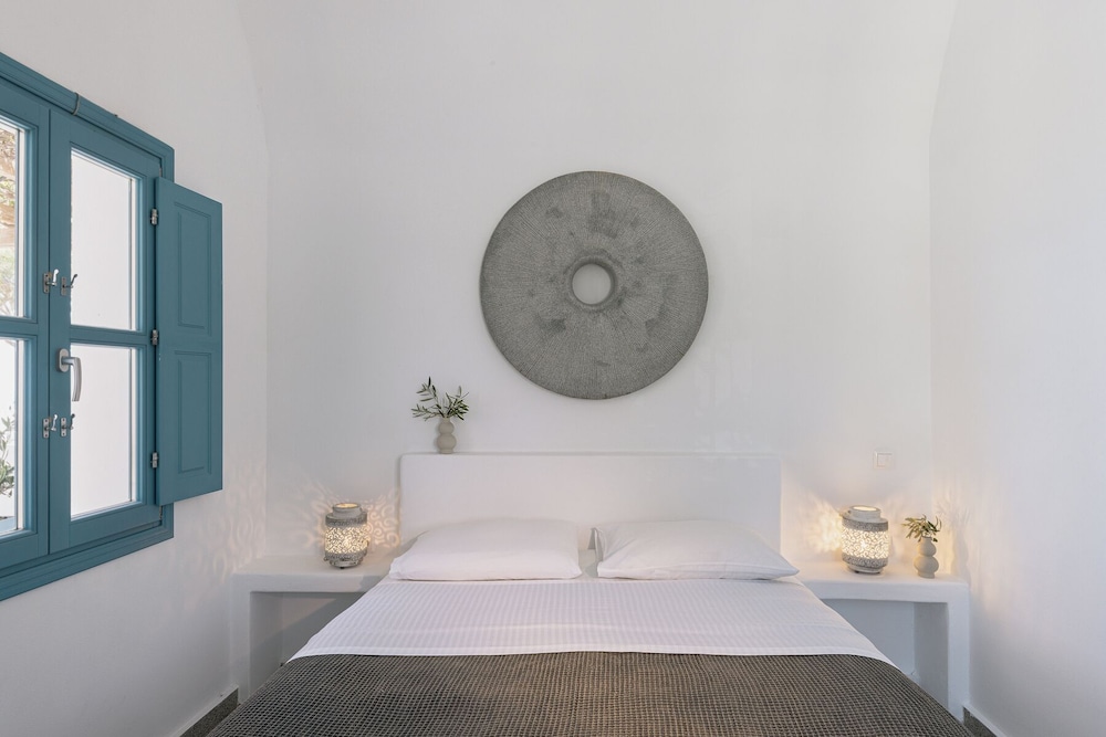 GTK Santorini Oia Sunset Villas