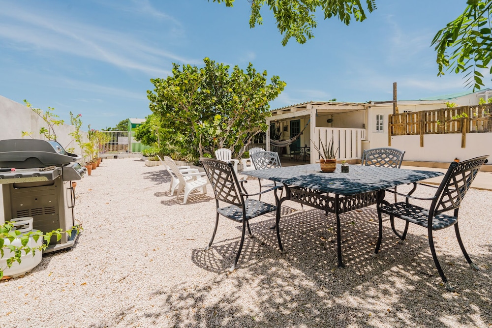 Mangel Halto Aruba one Minute Walk to Beach Apt2