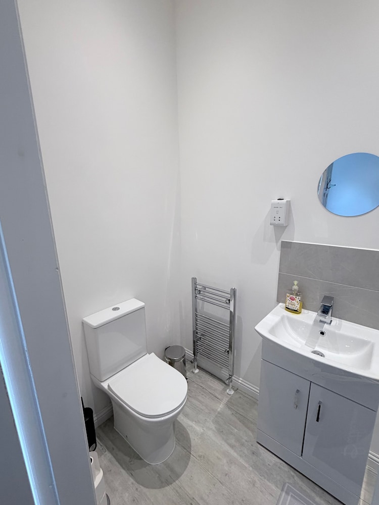 Apartment 2- 216 High Street