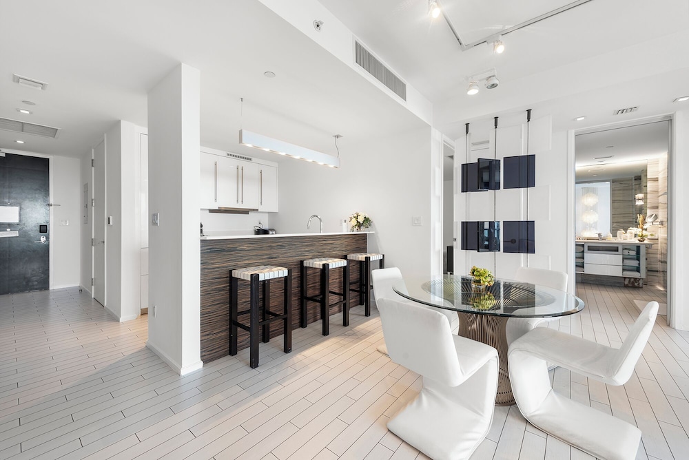 Luxury Vacation Rentals in South Beach by LRMB