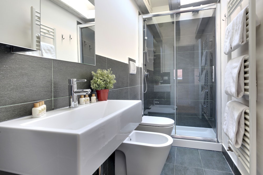 Pozzo Roverso en Venice — bathroom