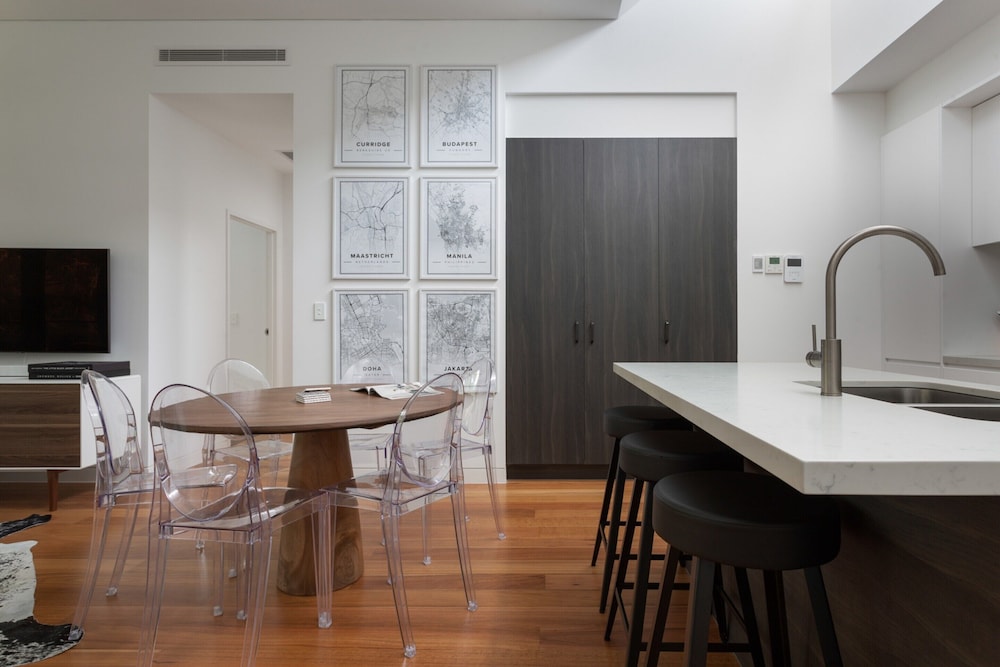 Stylish 2-bed Apartment With BBQ Patio Near Beach
