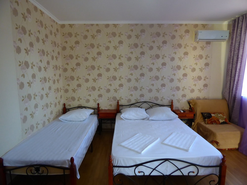 Guesthouse on Sevastopolskoy view 5
