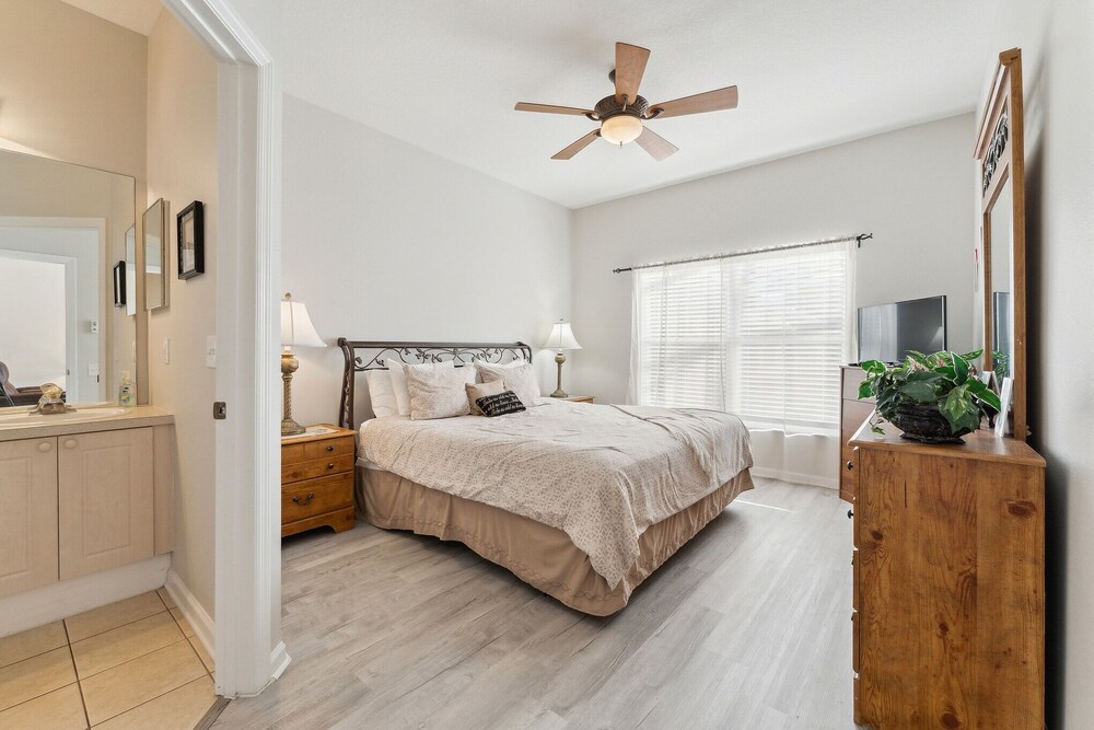 Magical Family Villa Minutes From Disney 4 Bedroom Villa by RedAwning - Image 1