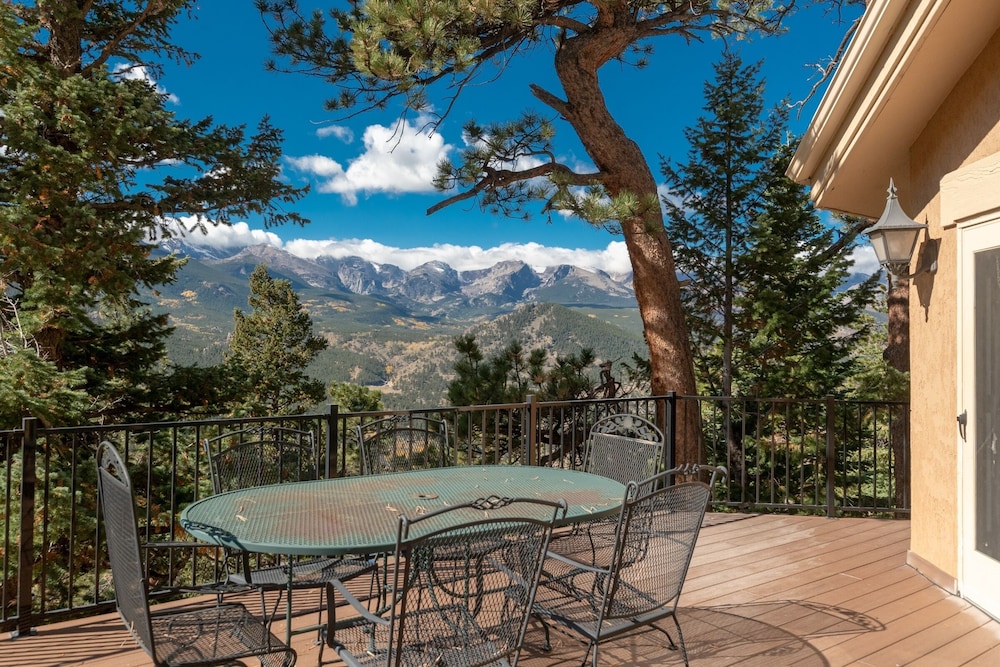 Cedar Upper Luxury Vacation At Windcliff 3 Bedroom Home by RedAwning - Property Image 14