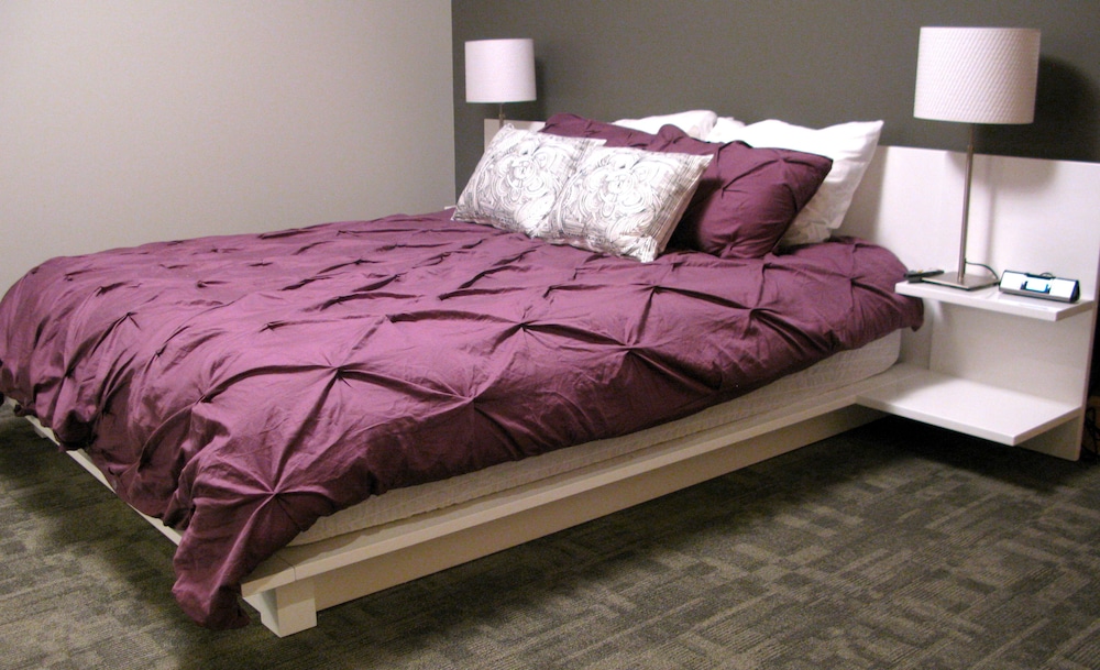 Bloomington Vacations - Suites at 118 - Property Image 3