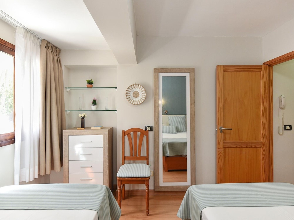 Central Bungalow With Communal Pool in Maspalomas