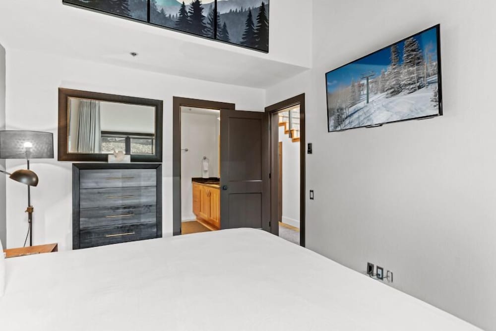107 - Three Bedroom with Spa Ridgepoint 3 Condo