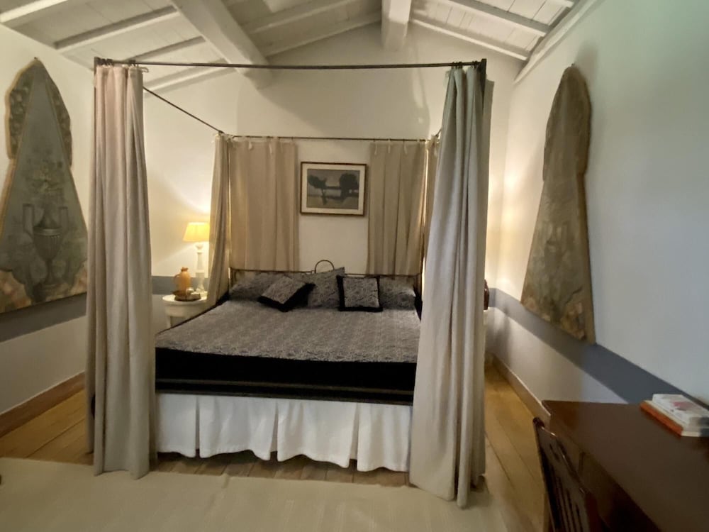 Villa Vinarte Elegant Home 2 Pools Tennis spa Winery Exclusively for you view 4