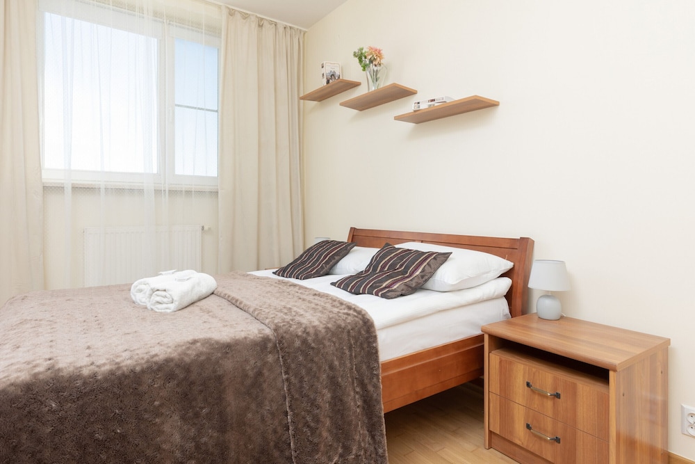 Belgradzka Apartment Warsaw by Renters view 3