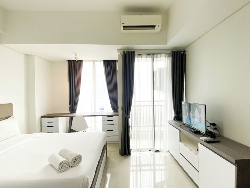 Modern Look Studio At Lrt City Bekasi Apartment