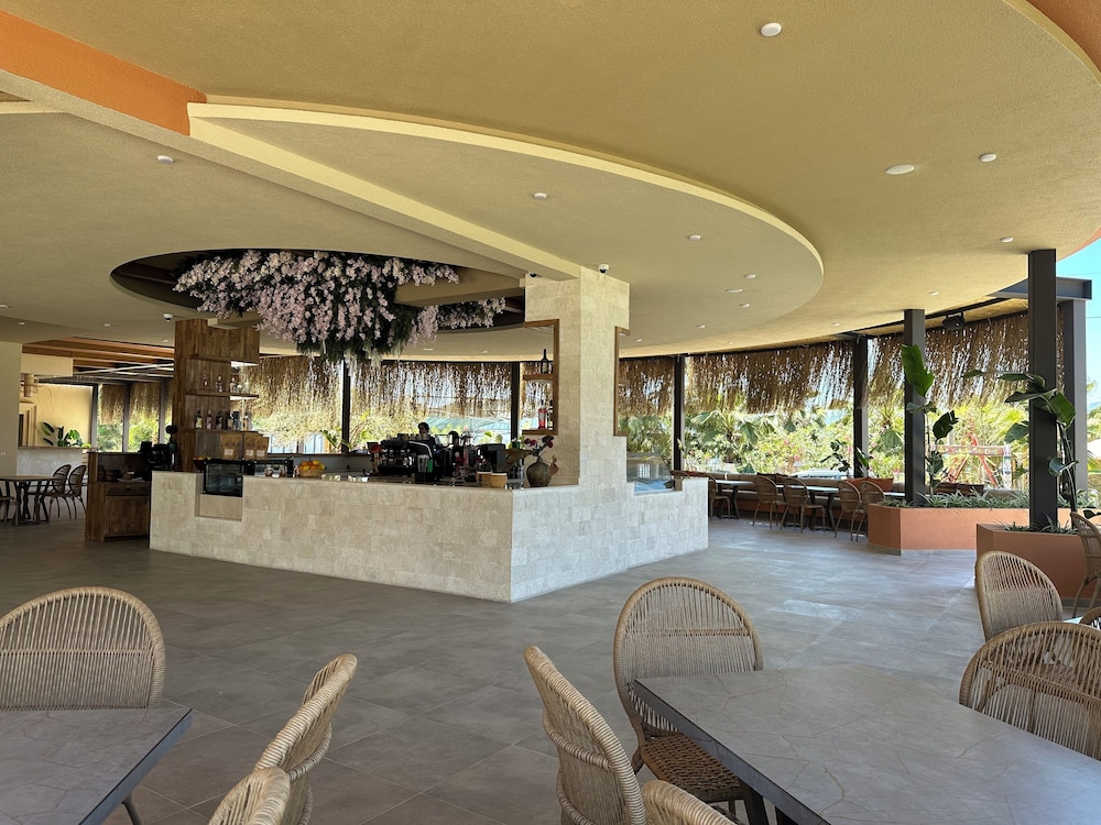 Daphne Residence - Image 15