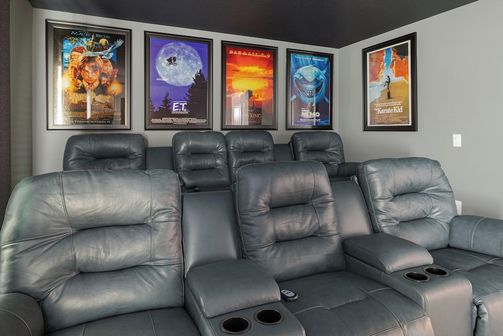 Awesome 8BR Villa Disney Arcade Pool