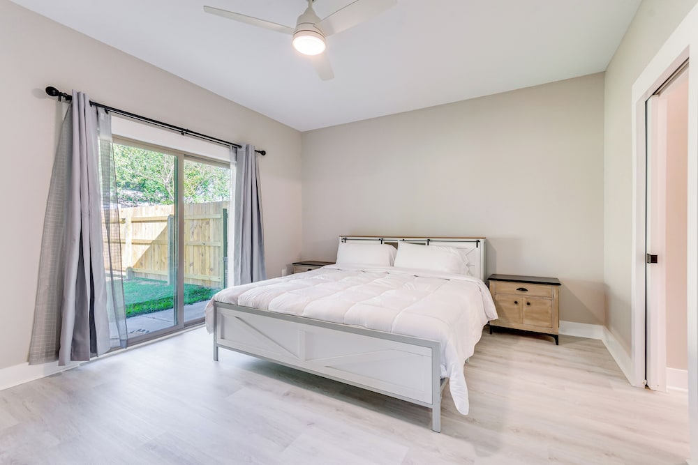 Pet-friendly Pensacola Home: Central Location