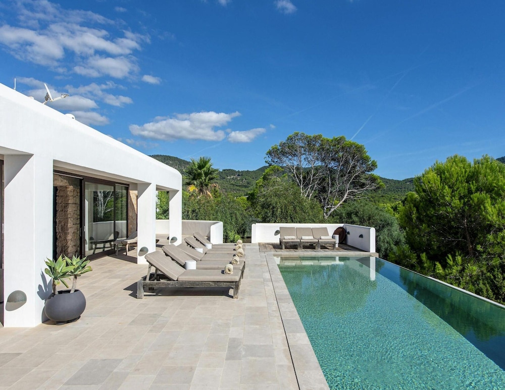 Lavish Villa Overlooking Es Vedra