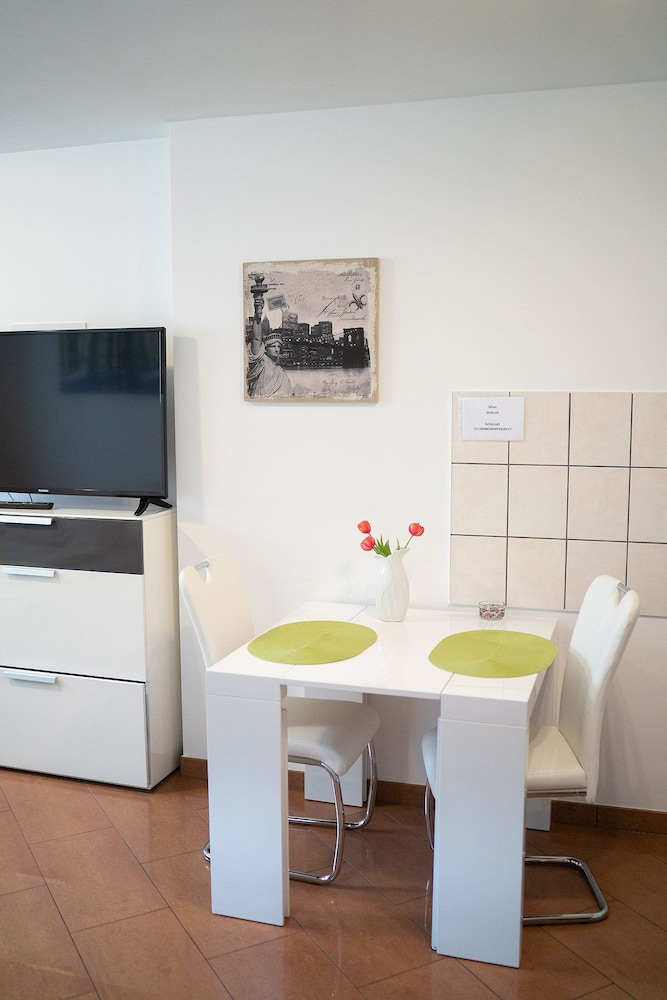 Business Apartments Ratingen 1 view 4