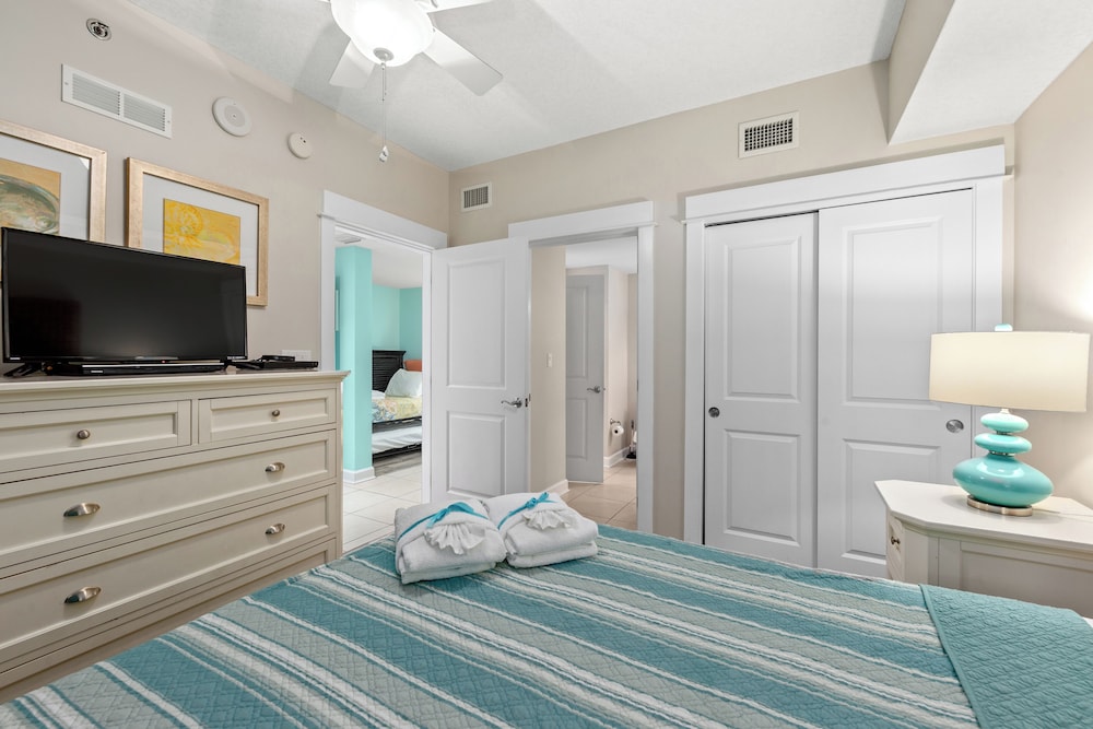 20th Floor Condo! Sleeps 8! Gulf Front Master Suite w/ Beautiful Gulf Views!
