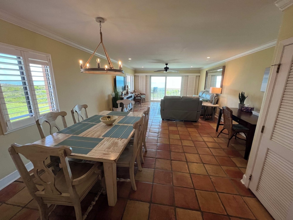 Ocean Bliss: 3BR Mod Haven, St. Aug