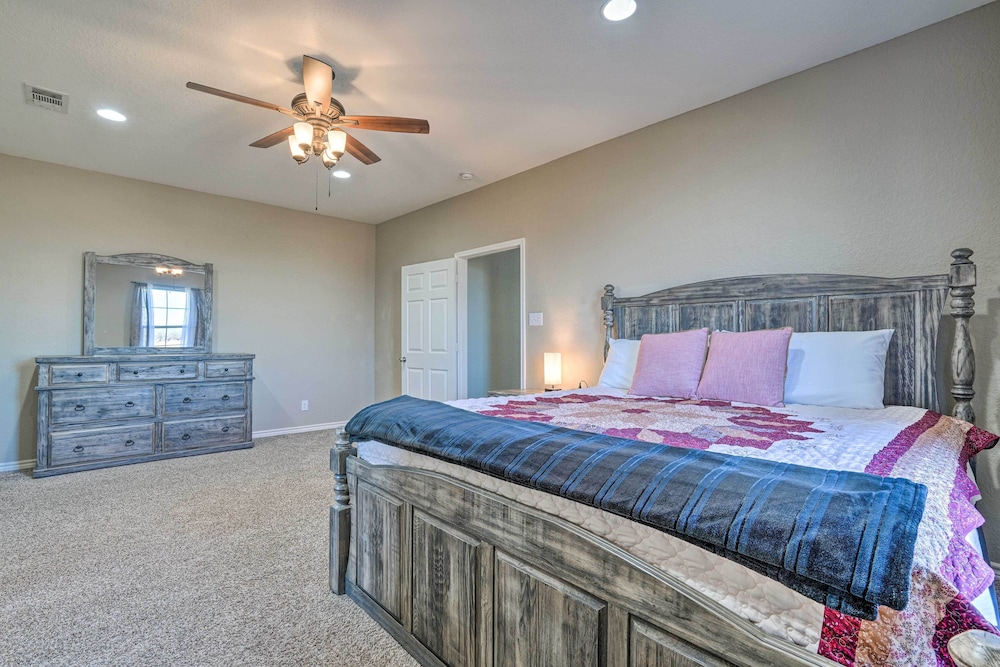 Peaceful Atascosa Home w/ Balcony & Deck! view 2