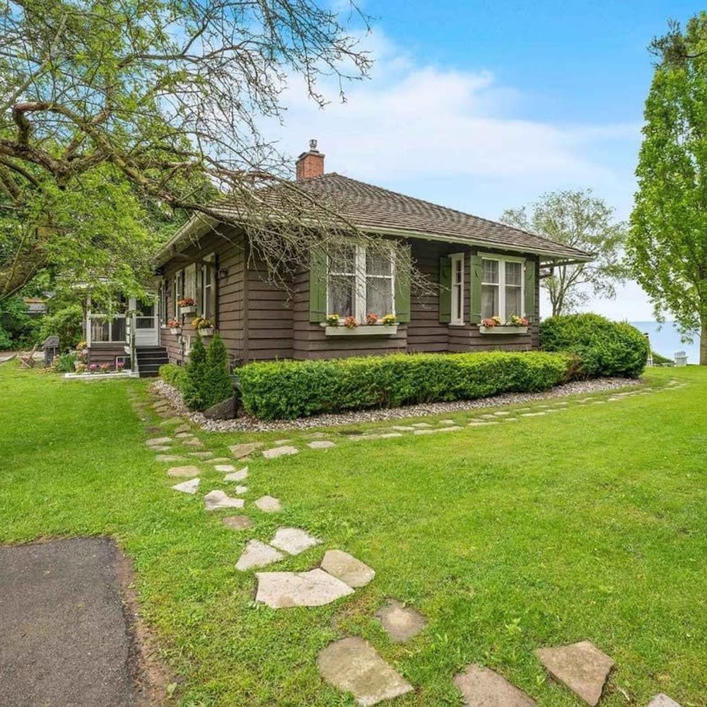 Luxury Waterfront Fairytale Home -carmen Elisabeth
