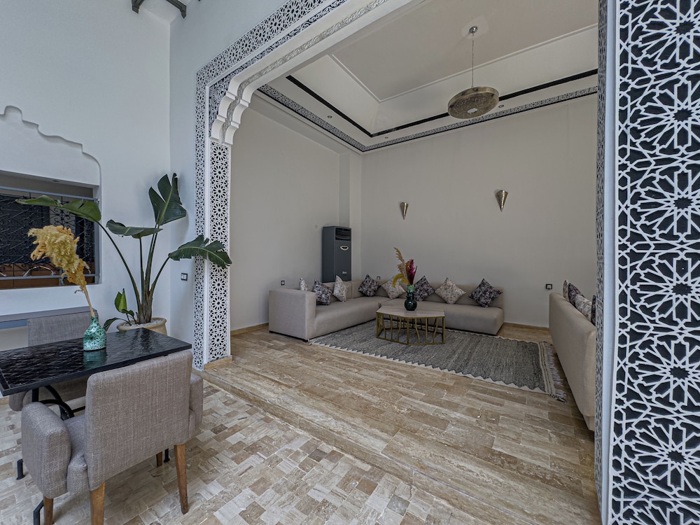 Riad Tonaroz Gold