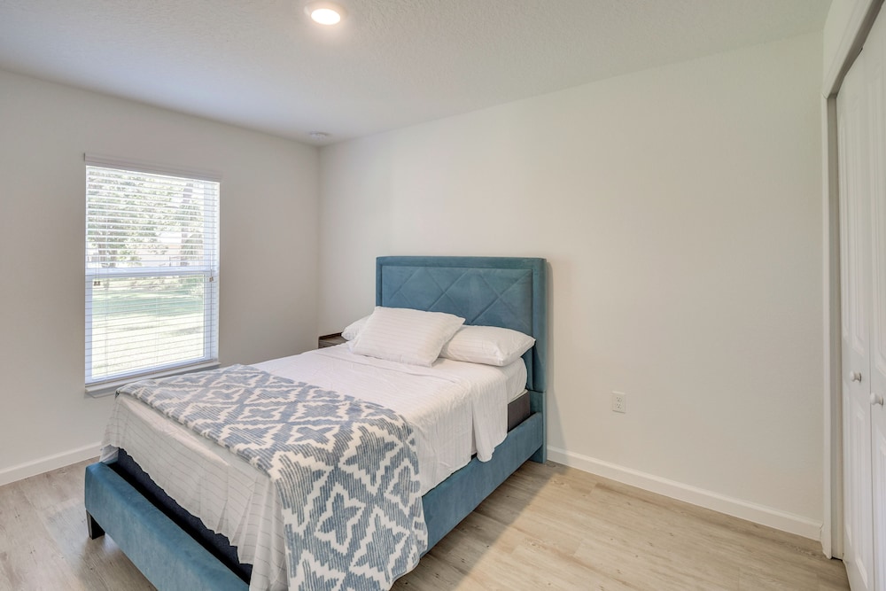 9 Mi to Beach: Brand-new Home in Palm Coast!