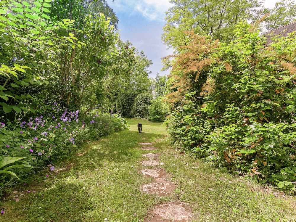 Estate in Dordogne Near Sites