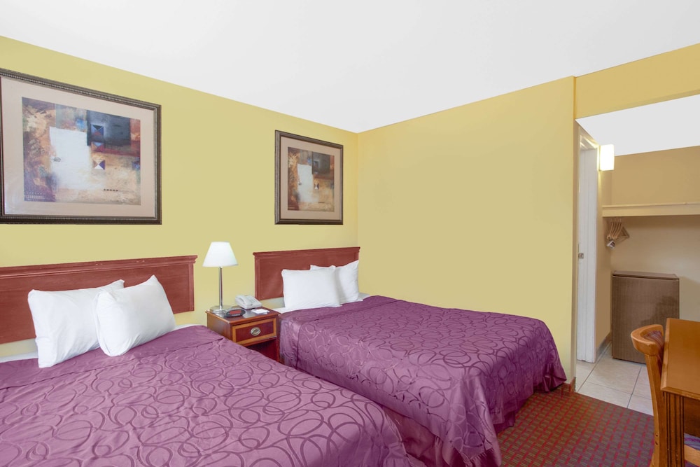 Baymont by Wyndham Coalinga view 4