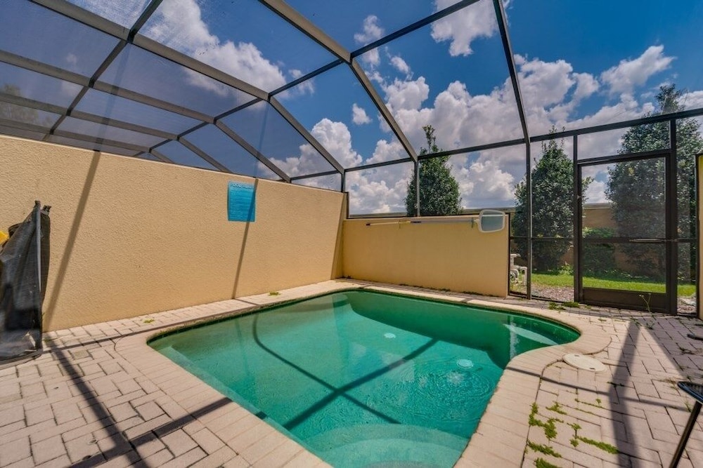 Neil's Windsor Hills Townhouse 3 Bedroom Townhouse by RedAwning - Image 2