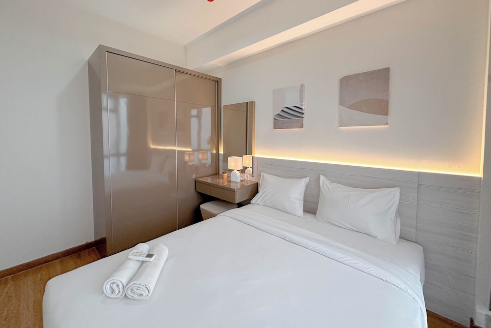 Modern And Cozy 1Br At Grand Sungkono Lagoon Apartment