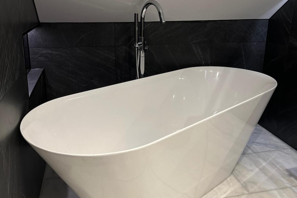 2-bed - Sleeps 6 - Pet Friendly With Free Parking