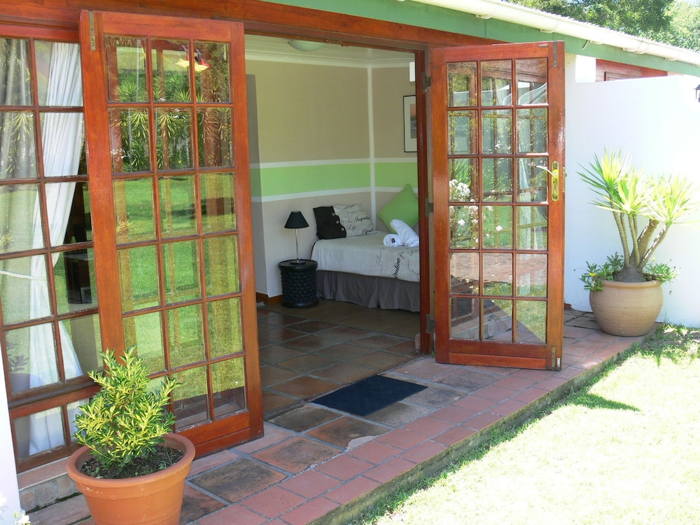 Orange Ville Guesthouse