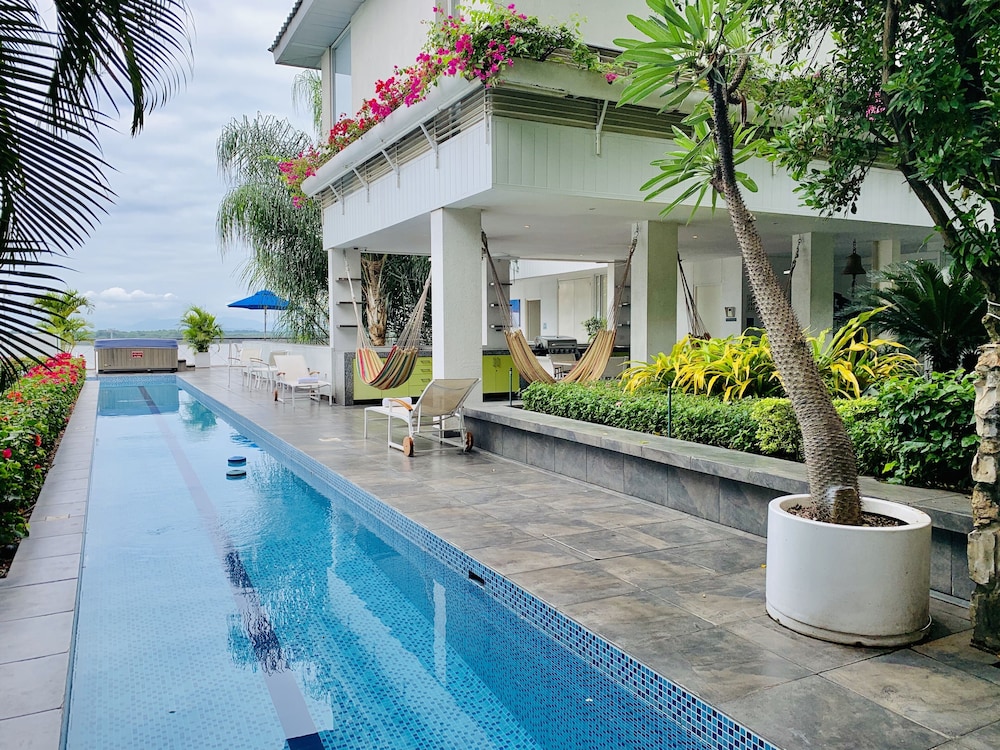 Hotel Hello! Las Peñas Siglo XXI B&B - Image 1