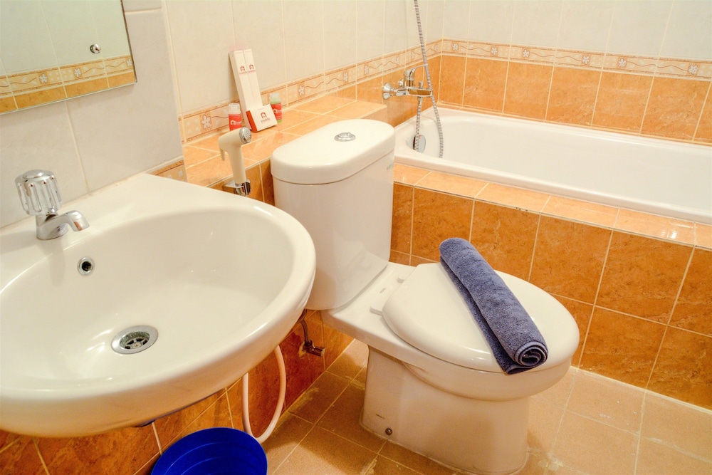 Big 2 BR (76 sqm) Apartment Grand Palace/Pallazo Kemayoran, Giacarta - 12