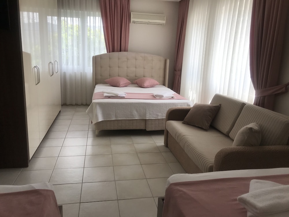 Infinity Ruby Hotel - Image 53
