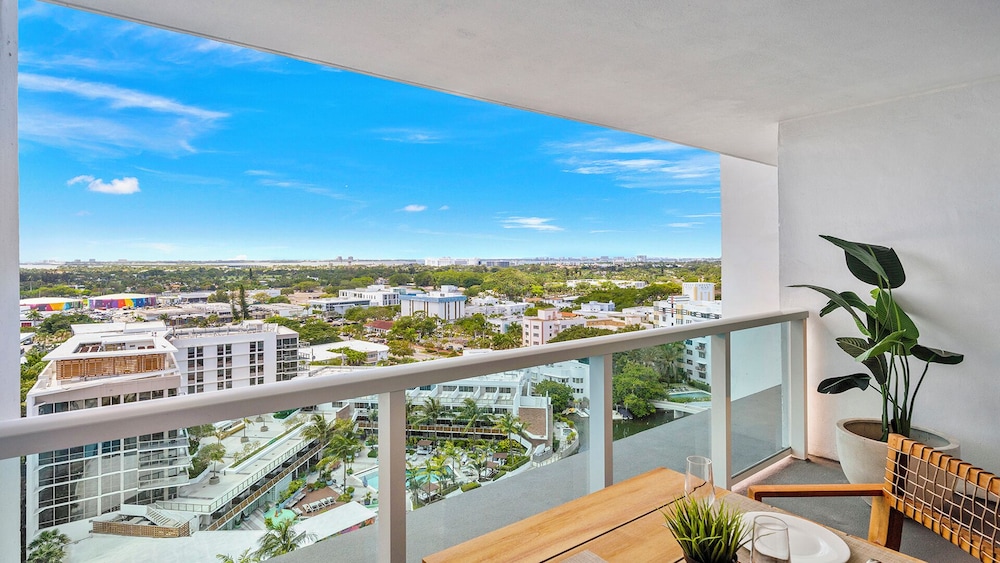 Luxury Vacation Rentals at 1 Hotel & Homes by LRMB