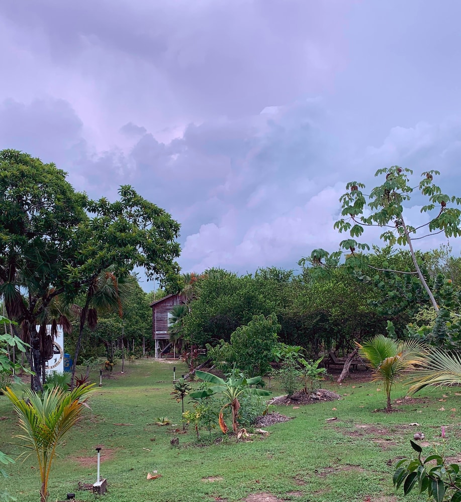 Palmento Grove Eco Cultural & Fishing Lodge