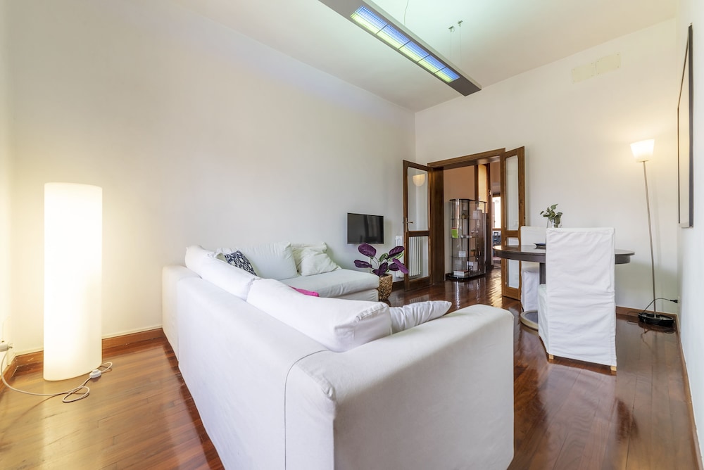 Porta Pia Apartment with Balcony