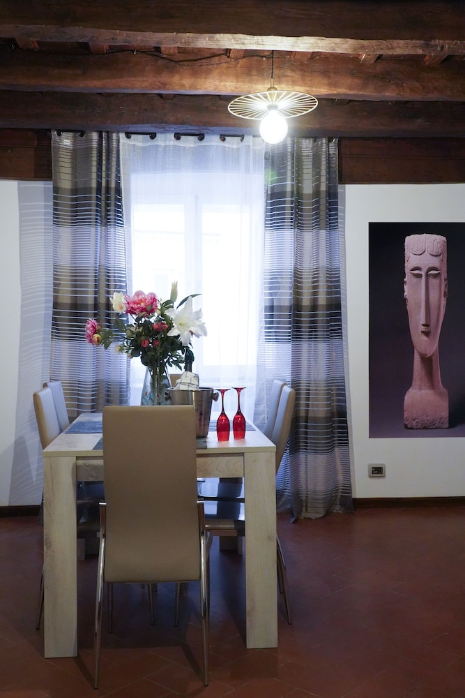 StarHome NAVONA