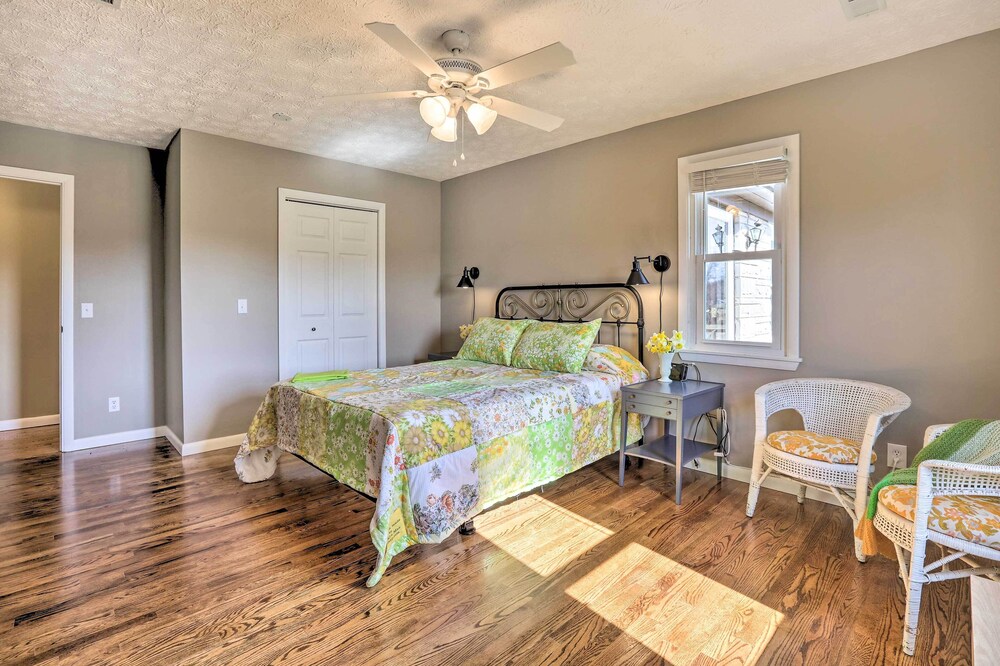 Family Home w/ Deck, 2 Mi to Lake Cumberland view 2