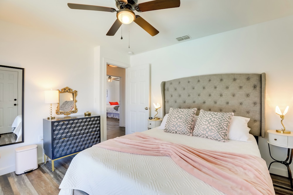 Riverfront Gem w/ Hot Tub & Pool in Port Charlotte